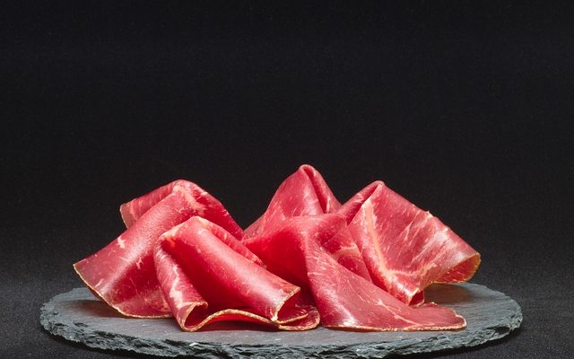 Cured vs Uncured Ham: How Big is the Difference?
