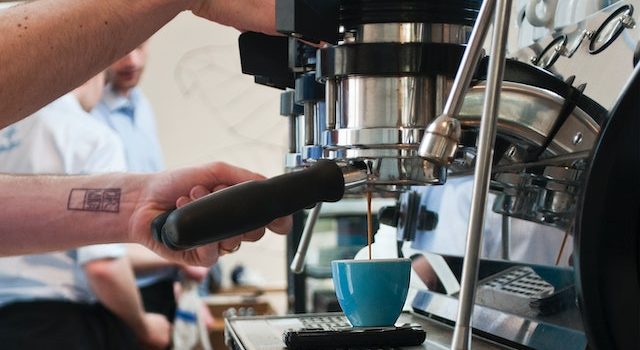 How to descale DeLonghi espresso machine? The Ultimate Beginner's Guide