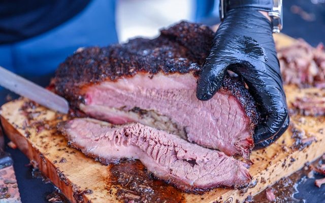 Smoking Brisket at 250 vs 225 Degrees: Which One is Better?