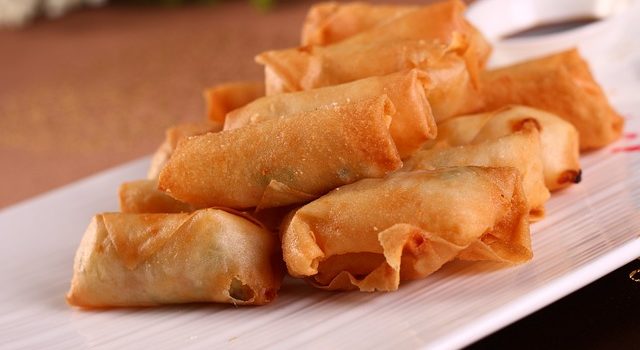 Spring Rolls vs Egg Rolls: The Differences To Keep In Mind