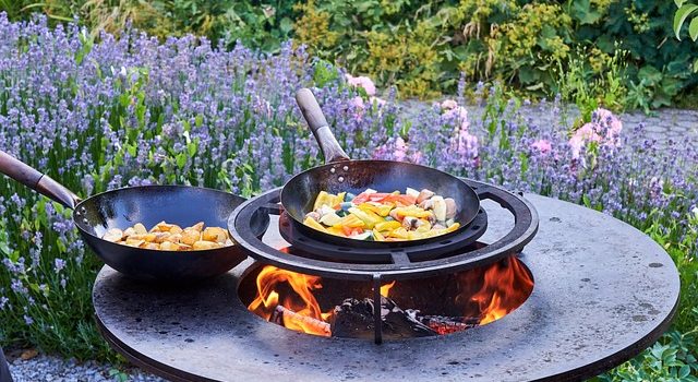 Cast Iron Wok vs Carbon Steel Wok: Which Is Best For You?