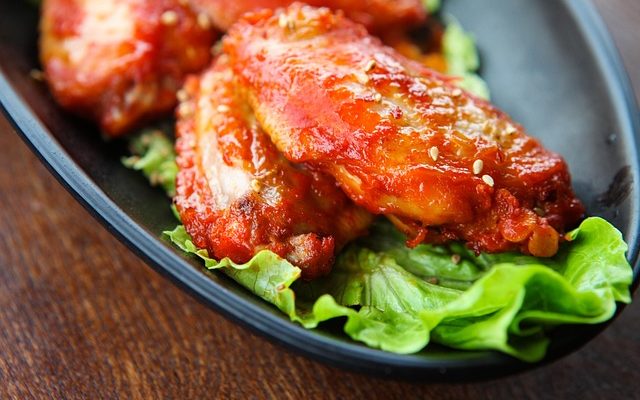 How Long to Bake Chicken Wings (Quick and Easy Recipe)