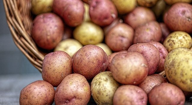 How long to bake potatoes in the oven? Easy Steps to Try At Home