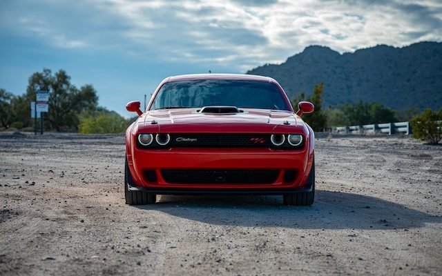 Driving the 2015 Dodge Challenger SRT Hellcat Redeye – A Comprehensive Review
